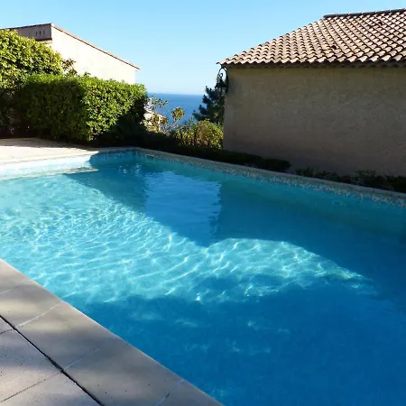 Holiday home Holiday L'escapade