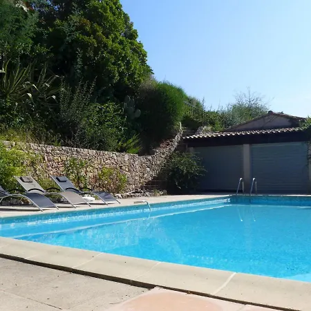 Holiday home Holiday L'escapade